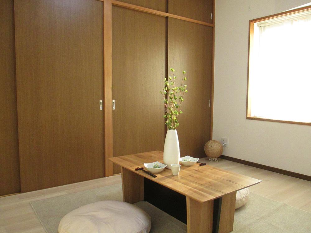 Non-living room. Storage room of Western-style 6 quires.