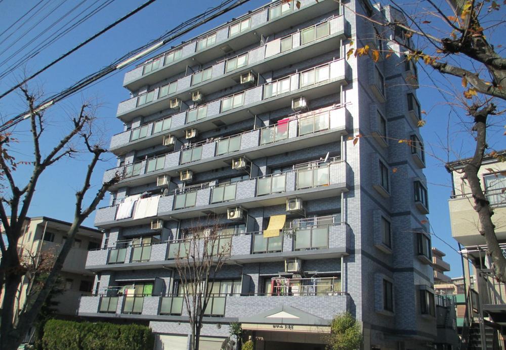 Local appearance photo. Local (12 May 2013) Shooting