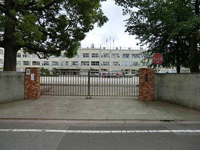 Primary school. Kitashikahama until elementary school 550m