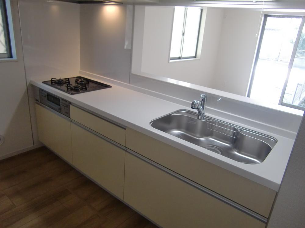 Same specifications photo (kitchen). It is also happy to clean up the meal with a dishwasher
