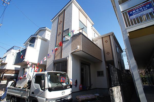 Local appearance photo. 1 Building