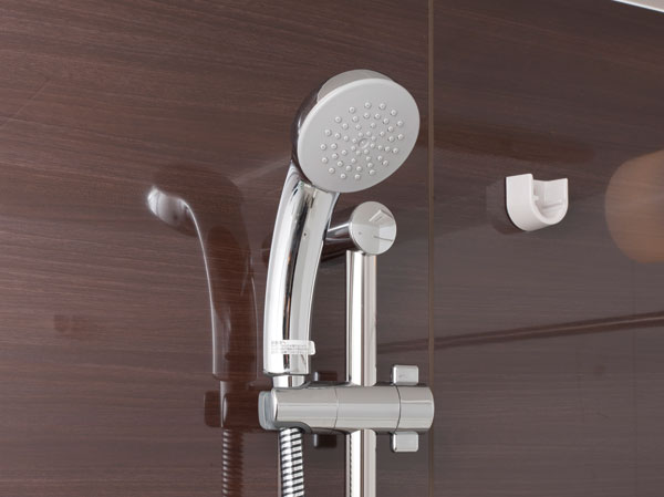 Bathing-wash room.  [Slide bar shower head] The height of the shower position can be adjusted with the slide bar.