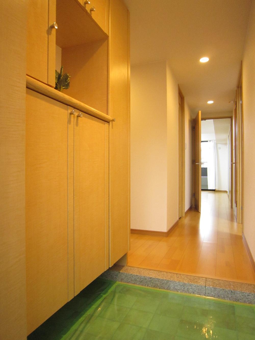 Entrance. Local (12 May 2013) Shooting