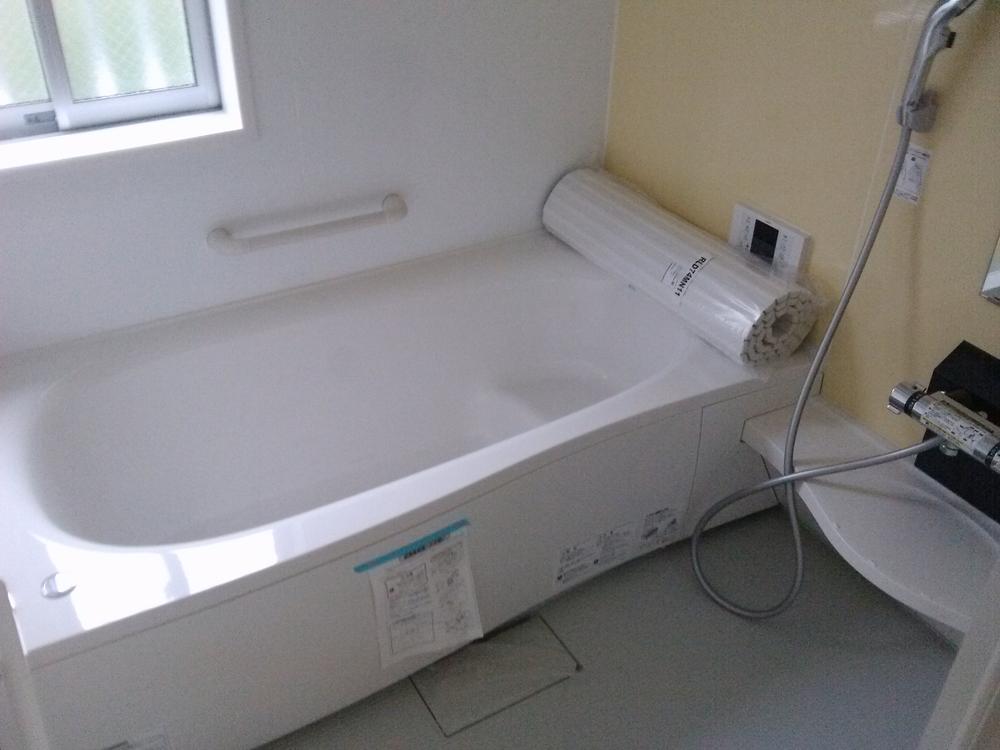 Bathroom. Building 2