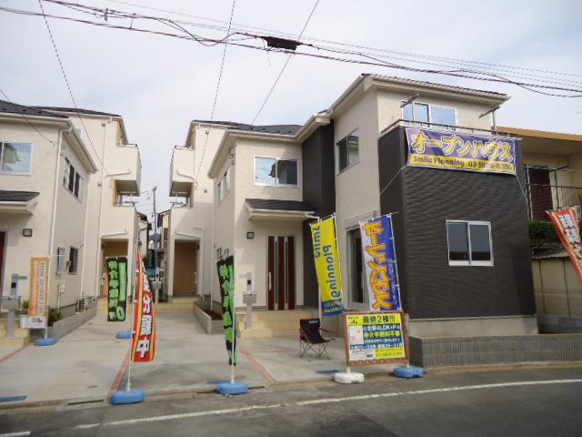 Local appearance photo. The entire photo