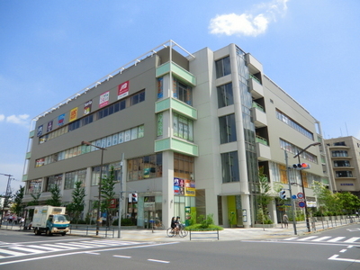 Shopping centre. Pasajio Nishiarai until the (shopping center) 200m