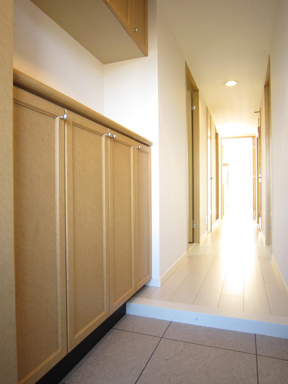 Entrance. Indoor (12 May 2013) Shooting