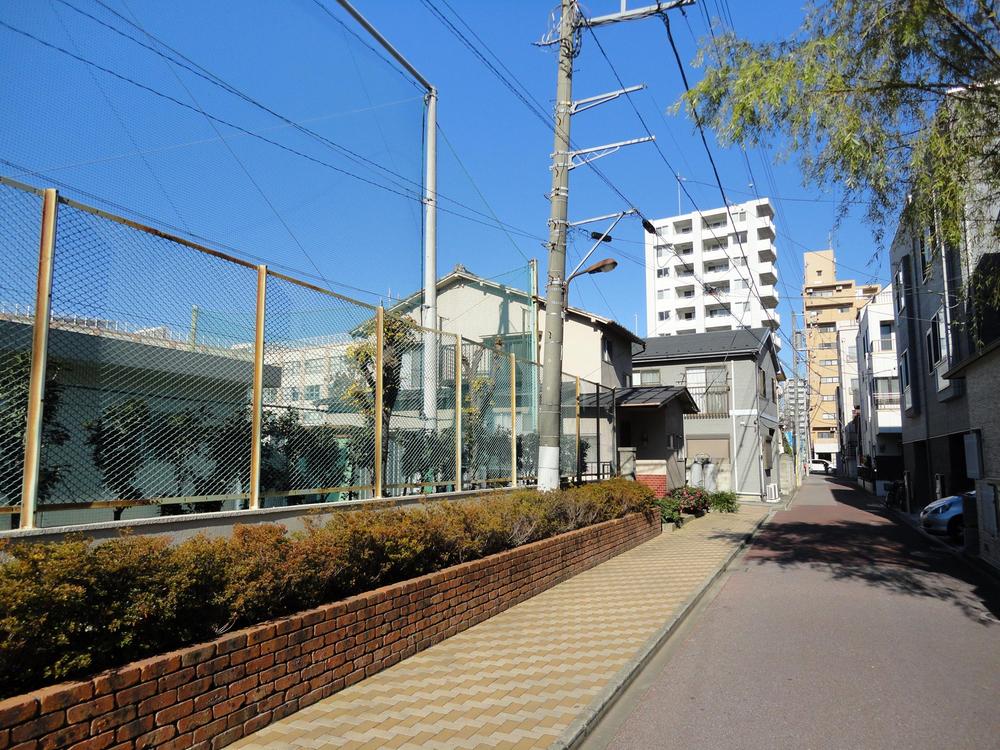 Local photos, including front road. Local (12 May 2013) Shooting