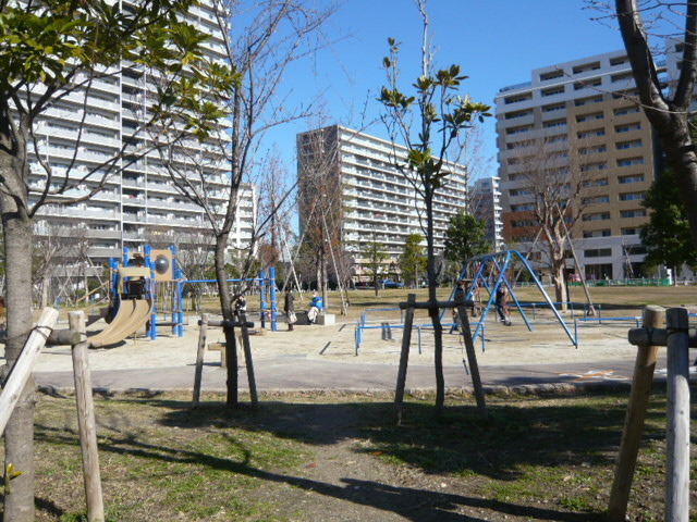 park. 20m to Sakae Park (park)