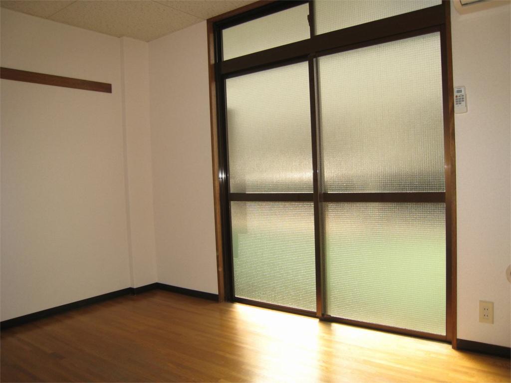 Living and room. It has become a flooring 6 tatami