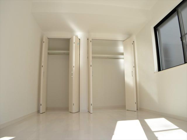 Non-living room. Each room with storage