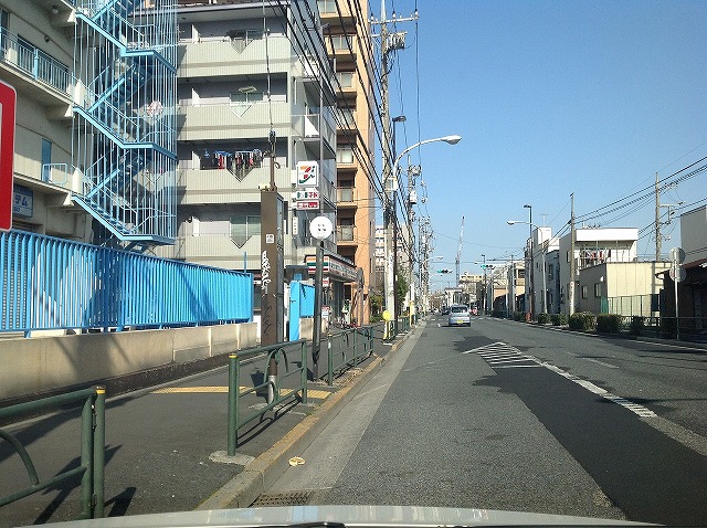 Convenience store. 300m to Seven-Eleven (convenience store)