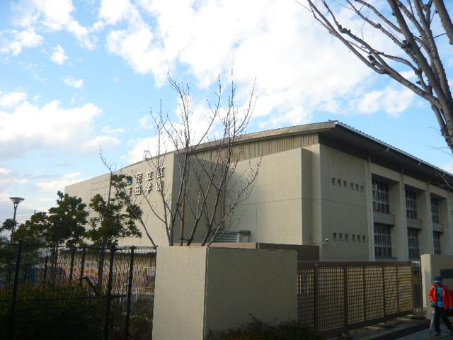 Primary school. 190m until Nitta Elementary School