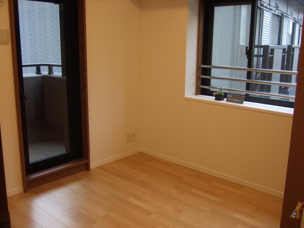 Non-living room. Indoor (10 May 2013) Shooting