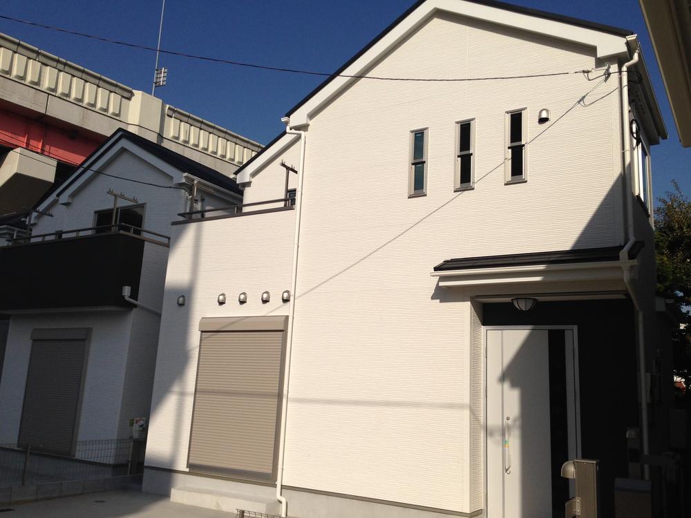 Local appearance photo. Local (12 May 2013) Shooting