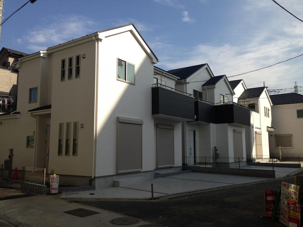 Local appearance photo. Local (12 May 2013) Shooting