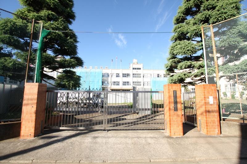 Primary school. 339m to Adachi Ward Umejima first elementary school
