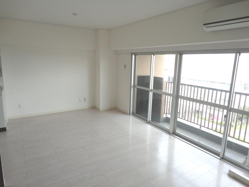 Living. Indoor (September 2013) Shooting