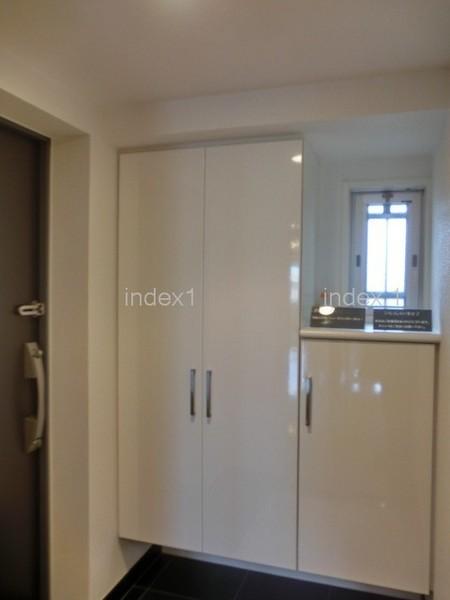 Entrance. Big shoes with storage that entrance around dispose of