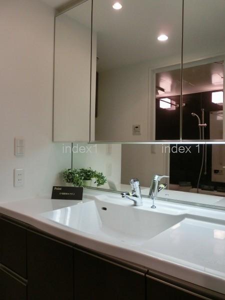 Wash basin, toilet. Wash space with a cleanliness ☆