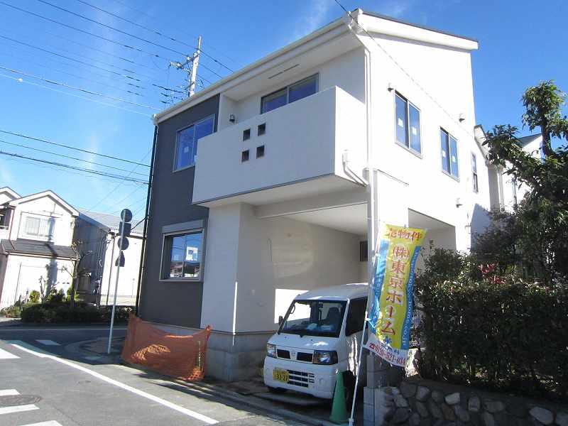 Local appearance photo. Local B Building (2013.12)