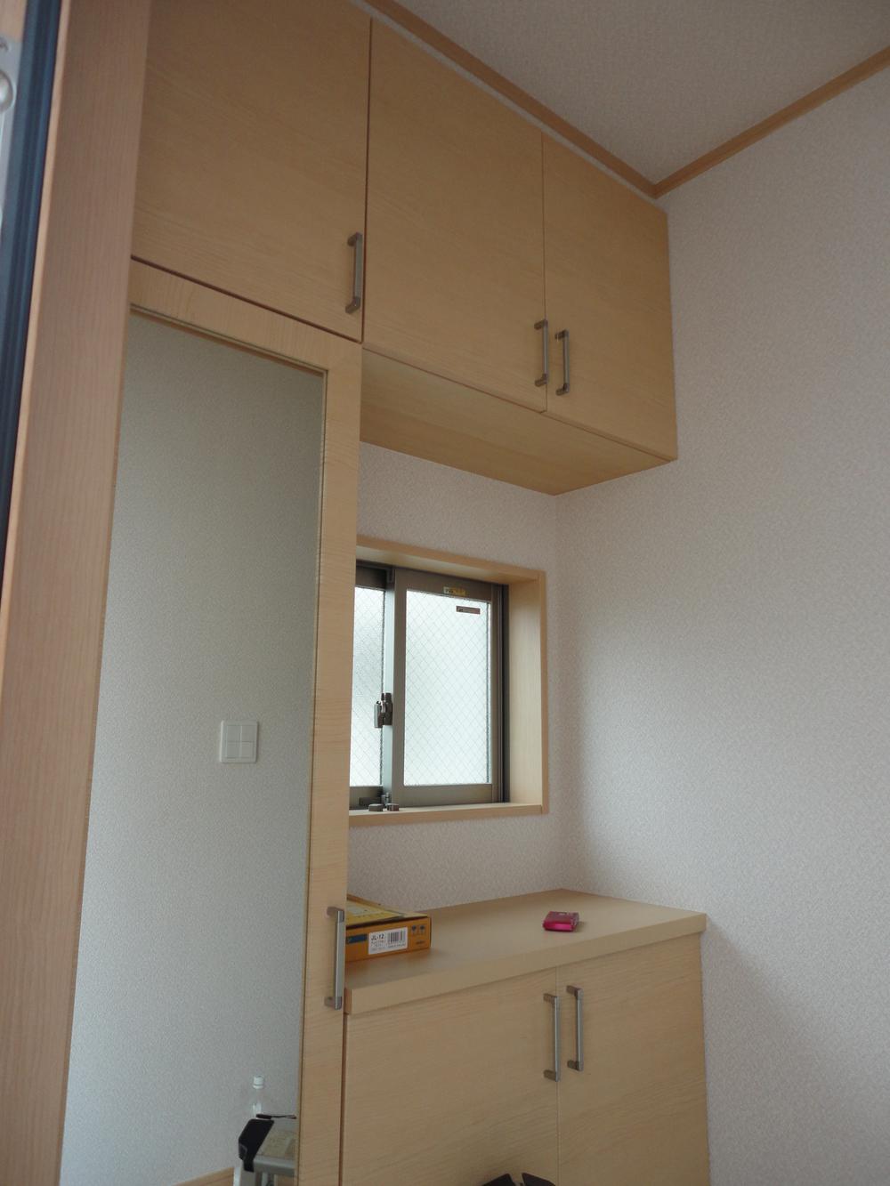 Entrance. Entrance, Storage lot, . Full-length mirror is also there to, very convenient. 