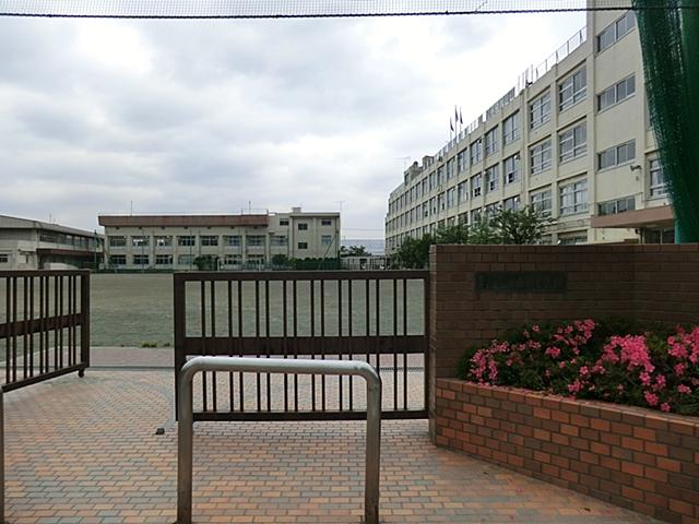 Junior high school. 450m to the east, Shimane Junior High School