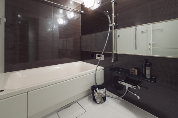 A bath pleasant bathroom of microbubbles, Introduced, such as water-saving shower or bathroom heating ventilation dryer