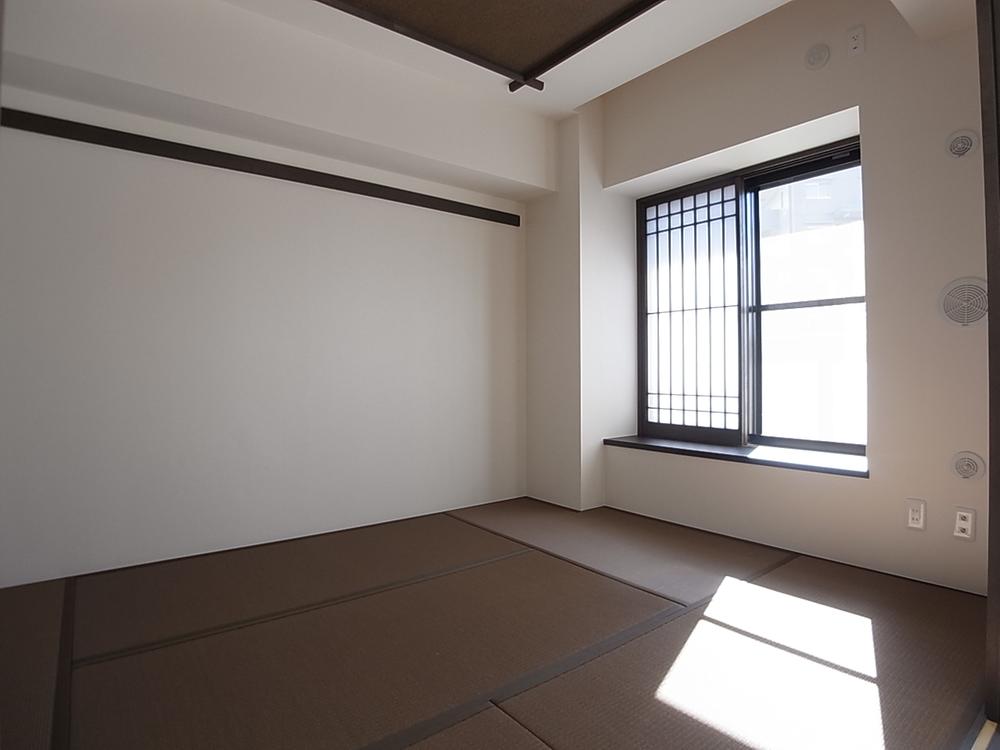 Non-living room. Japanese-style room was finished in Asian!