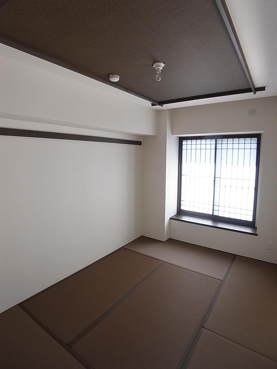 Non-living room. There is also a commitment to the Japanese-style tatami and the ceiling!