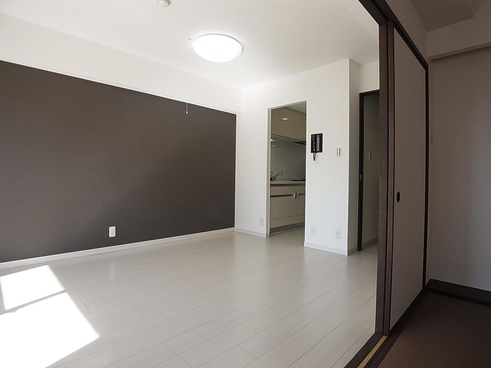 Living. Living Cross to accent is!