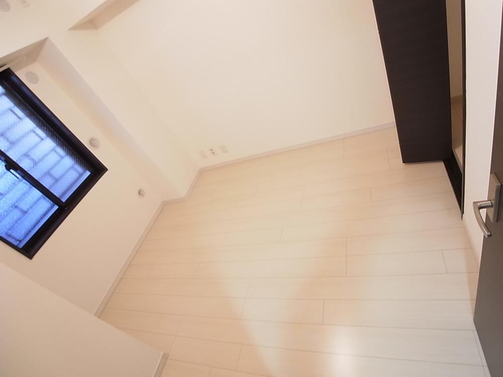 Non-living room. Shades of soft flooring!