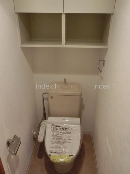 Toilet. Happy with Washlet ☆