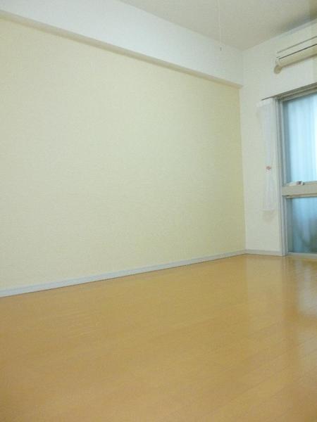 Non-living room. North Western-style (about 6.0 tatami mats)