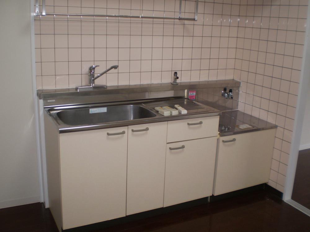 Kitchen. Indoor (10 May 2013) Shooting