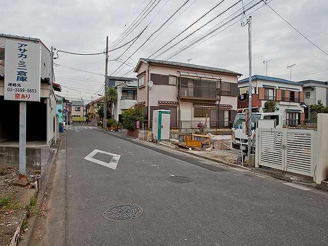 Local photos, including front road. Local (12 May 2013) Shooting
