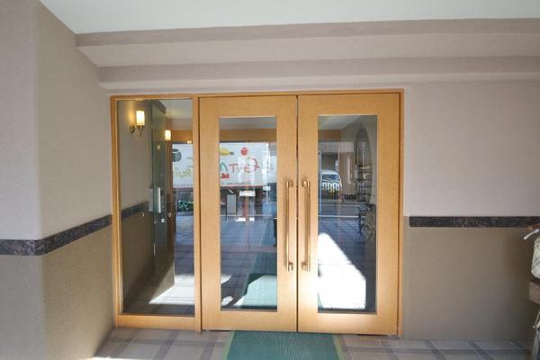 Entrance. Common areas