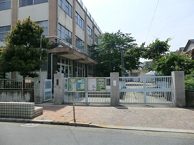 Primary school. 730m until Kameda elementary school