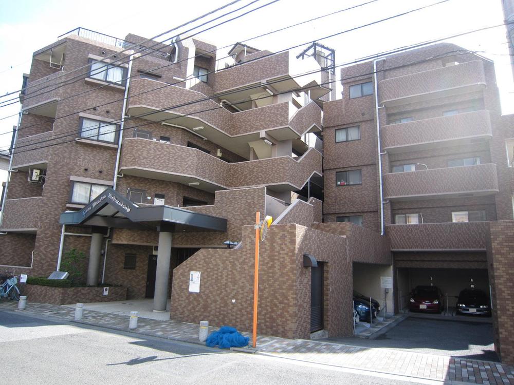 Local appearance photo. Local (10 May 2013) Shooting