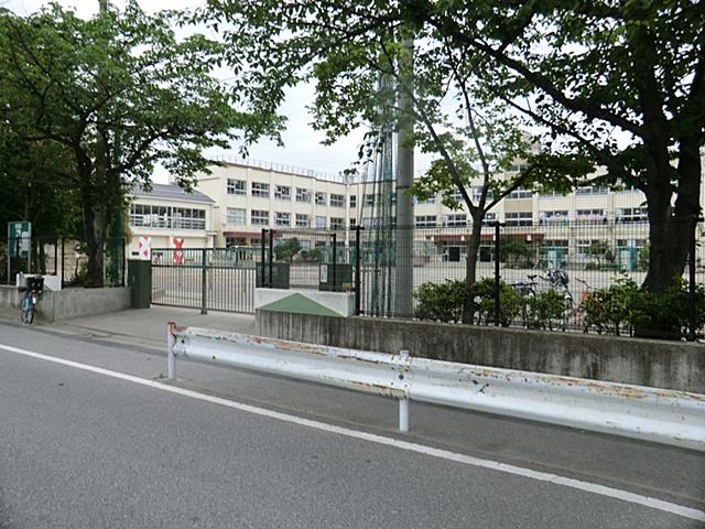 Primary school. Nishiarai second elementary school up to 350m