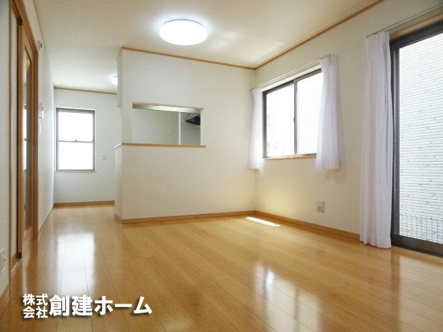 Living. South-facing spacious living