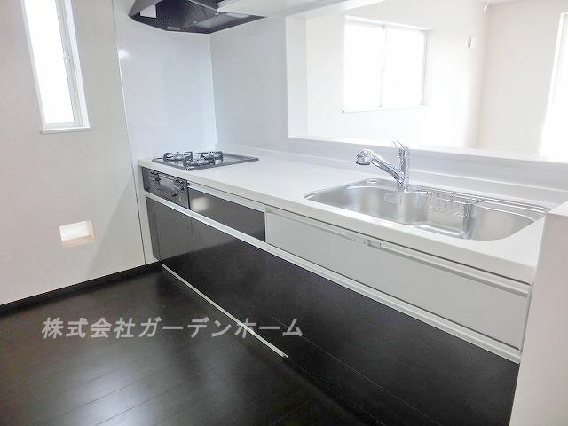 Model house photo.  ■ Popular face-to-face system kitchen to wife ■