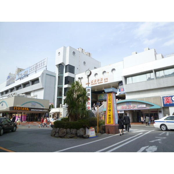 Shopping centre. Ario Nishiarai until the (shopping center) 300m