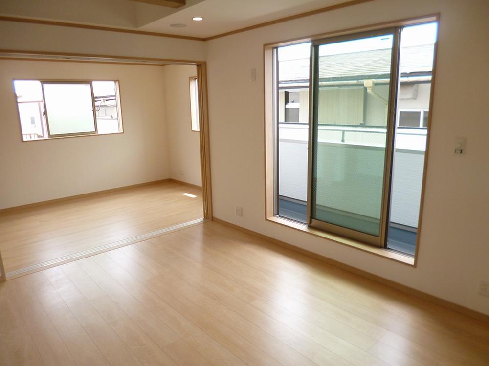 Living. Housing that the whole family can relax!