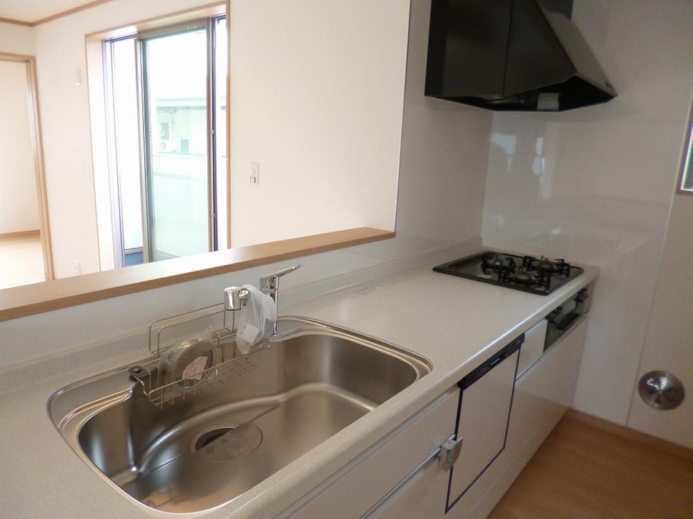 Kitchen. Popular face-to-face kitchen!