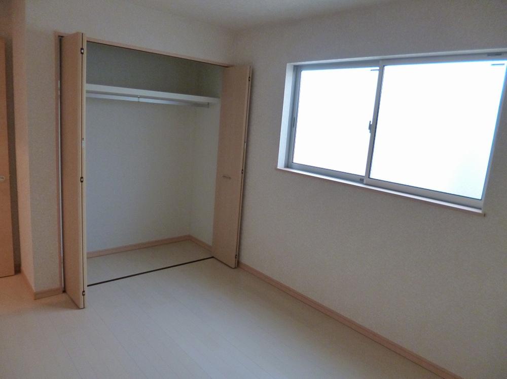 Receipt. Comfortable and welcoming large storage