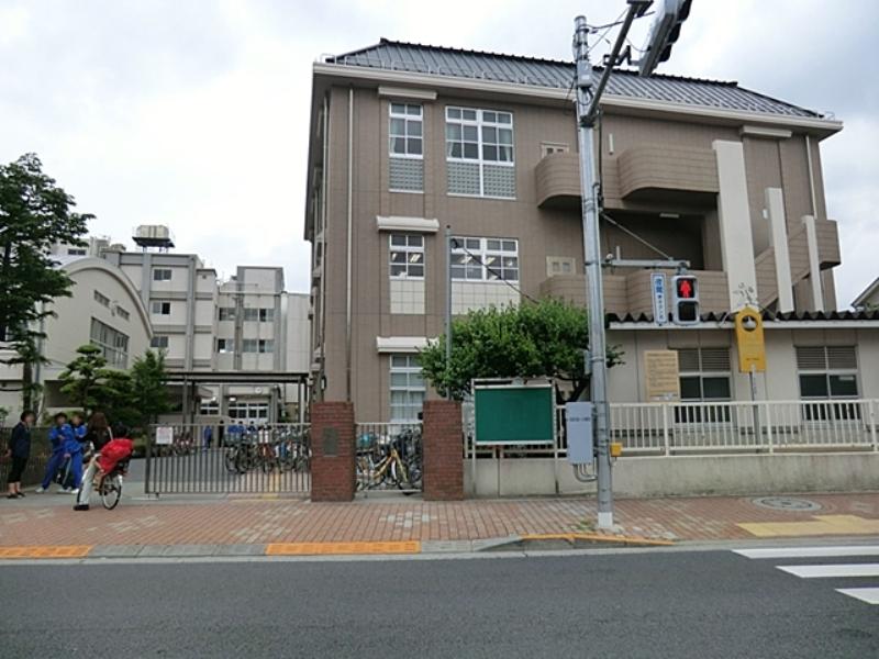 Junior high school. 610m to Adachi eleventh junior high school