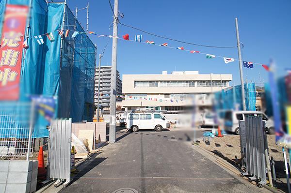 Local photos, including front road. Local (12 May 2013) Shooting