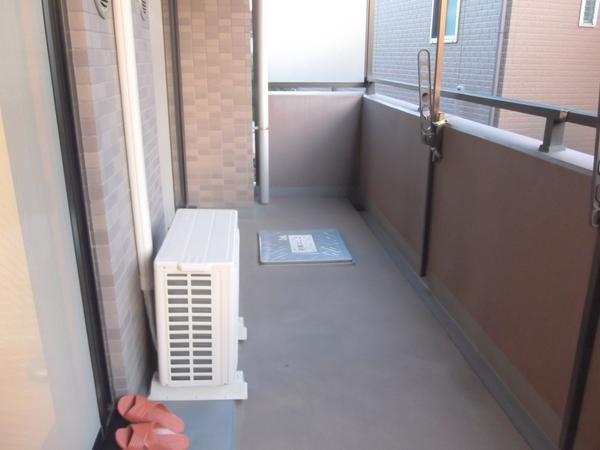 Balcony. South balcony!