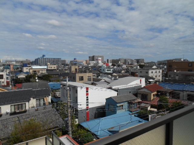 View photos from the dwelling unit. View from the site (November 2013) Shooting